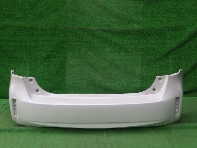 ZVW41W ZVW40W プリウスα 純正リアバンパー リヤバンパー アルファ 白 パール 52159-47070拍卖