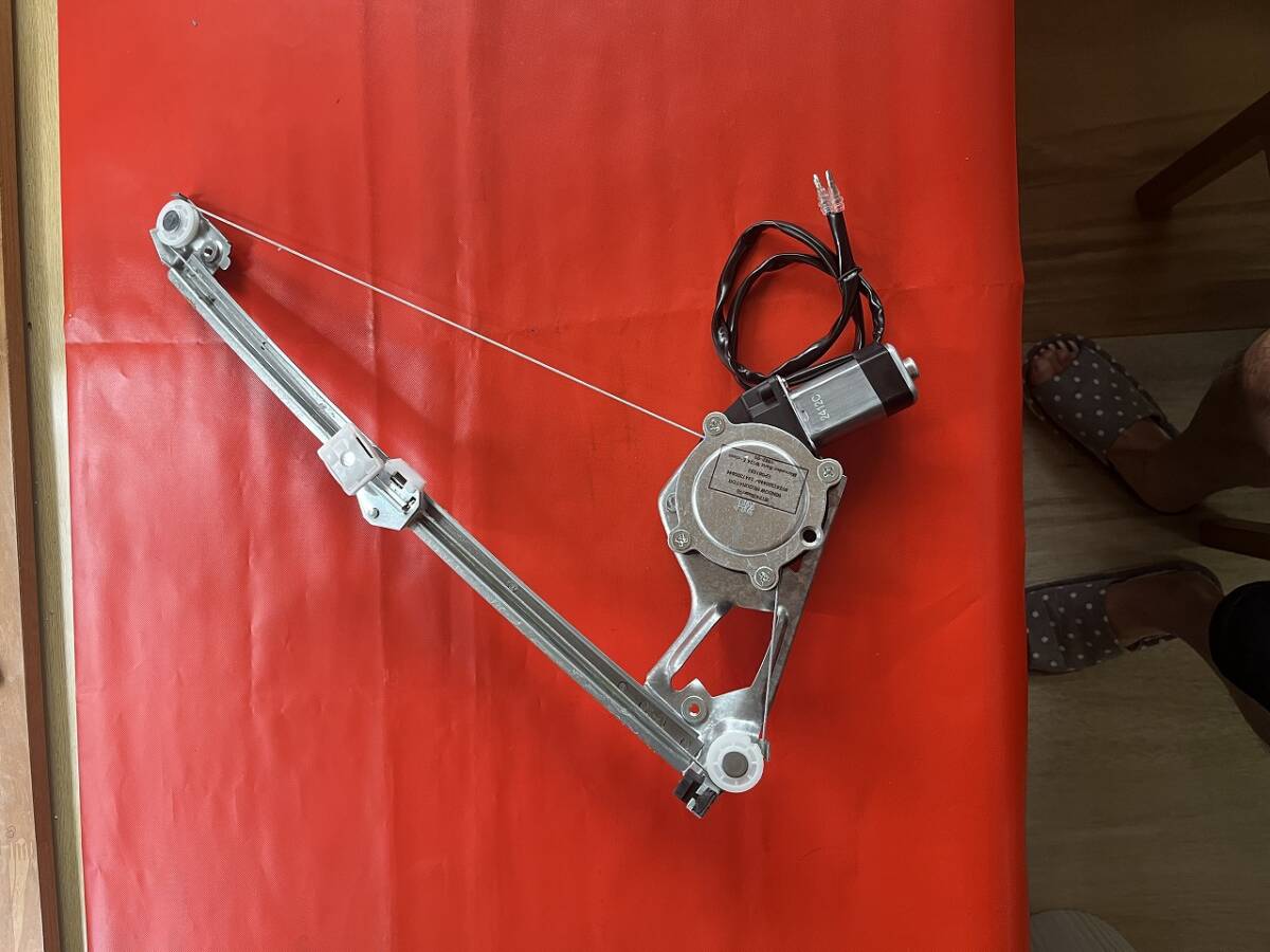 メルセデスベンツW124(1986~95年)用リア・右ウインドウレギュレーター (12)拍卖