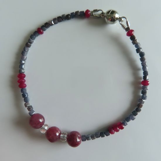 送料無料、ルビー、サファイア、ジェイド、水晶のワイヤーブレスレット拍卖