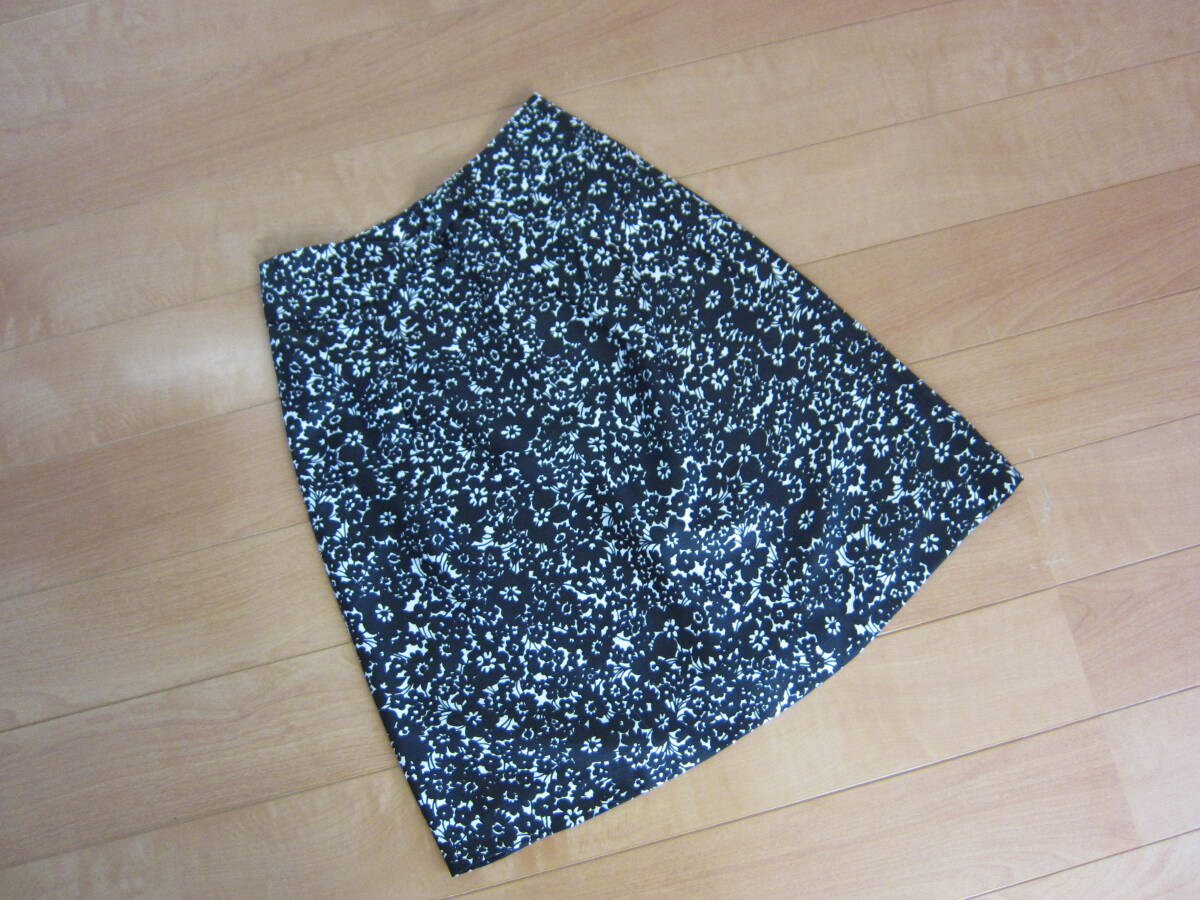 美品 LA PRALINE ラプラリネ スカート 花柄 小さい拍卖