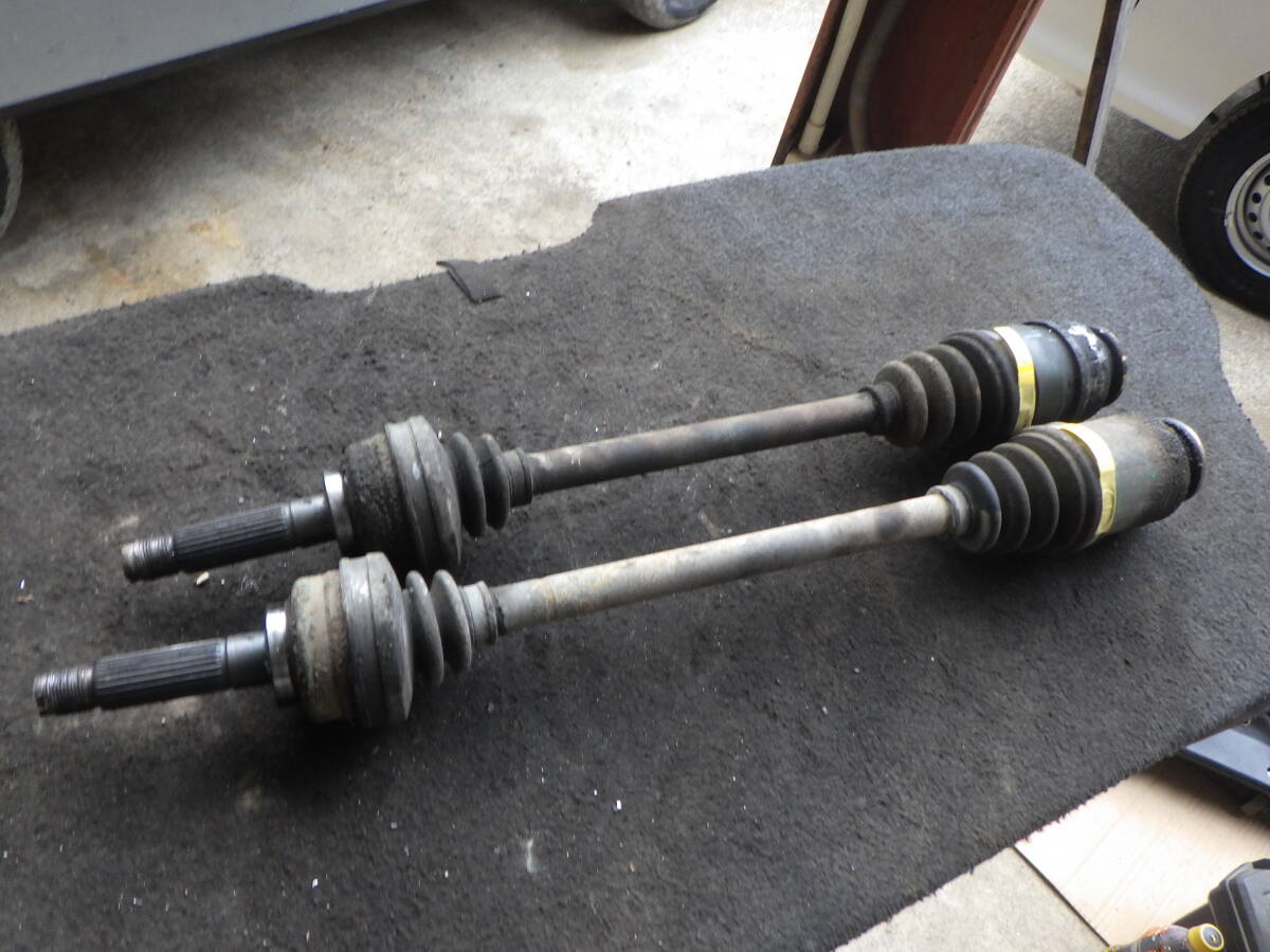 杉B2 即決! TV1 サンバー ドライブシャフト リア 左右セット拍卖