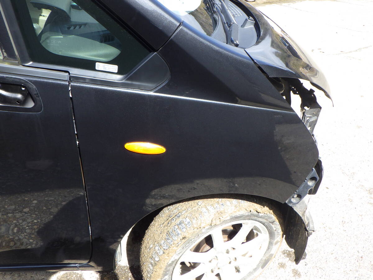 関00011 即決!LA100S ムーヴ X07 黒 右フェンダー 現車 部品取り車拍卖