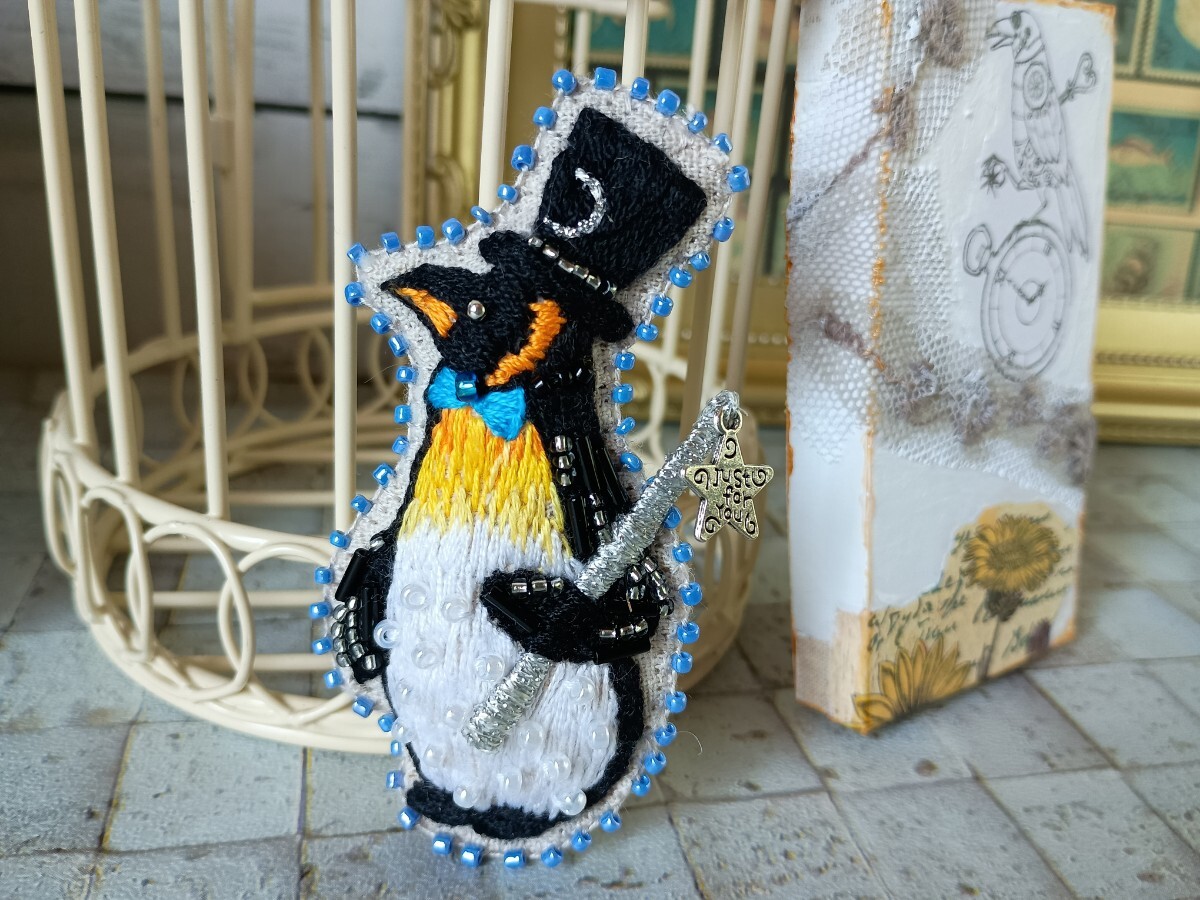 ペンギン 刺繍ブローチ 手作り品 手刺繍 簡易箱入り コラージュ箱入 拍卖
