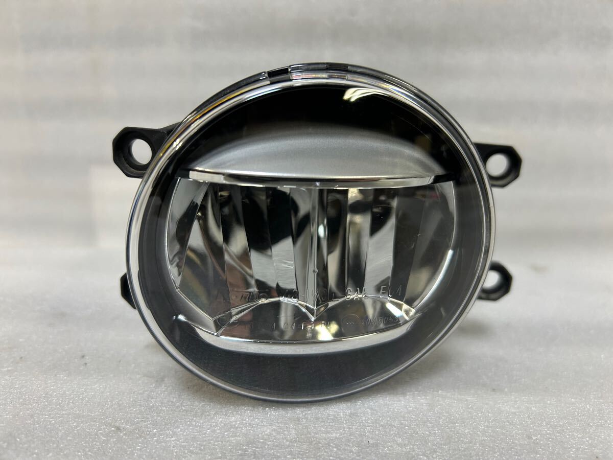 10949 美品 トヨタ 純正 アルファード 30 ノア 80 アクア 10 左フォグランプ KOITO 48-150拍卖