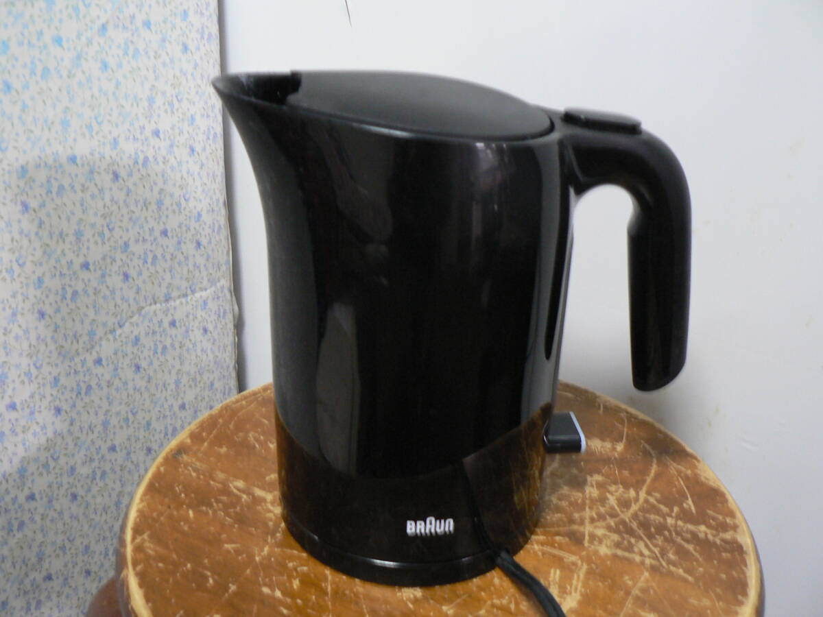 送料最安 750円~ 厨房71-03:ブラウン電気ケトル 1.0L BRAUN 型式不明 台座、電源ケーブル付き拍卖