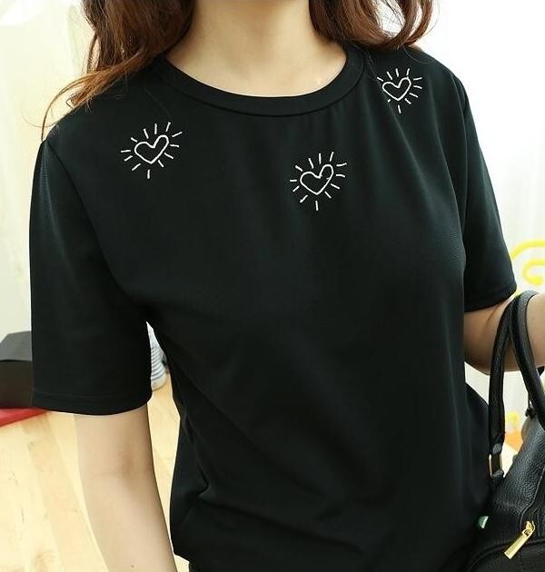 Tシャツ,ハート柄,トップス,半袖,黒色,ラウンドネック,レディース拍卖