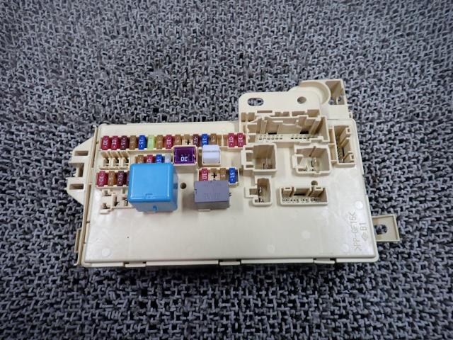 ミライース DBA-LA300S ヒューズボックス W09 82600-B2510拍卖