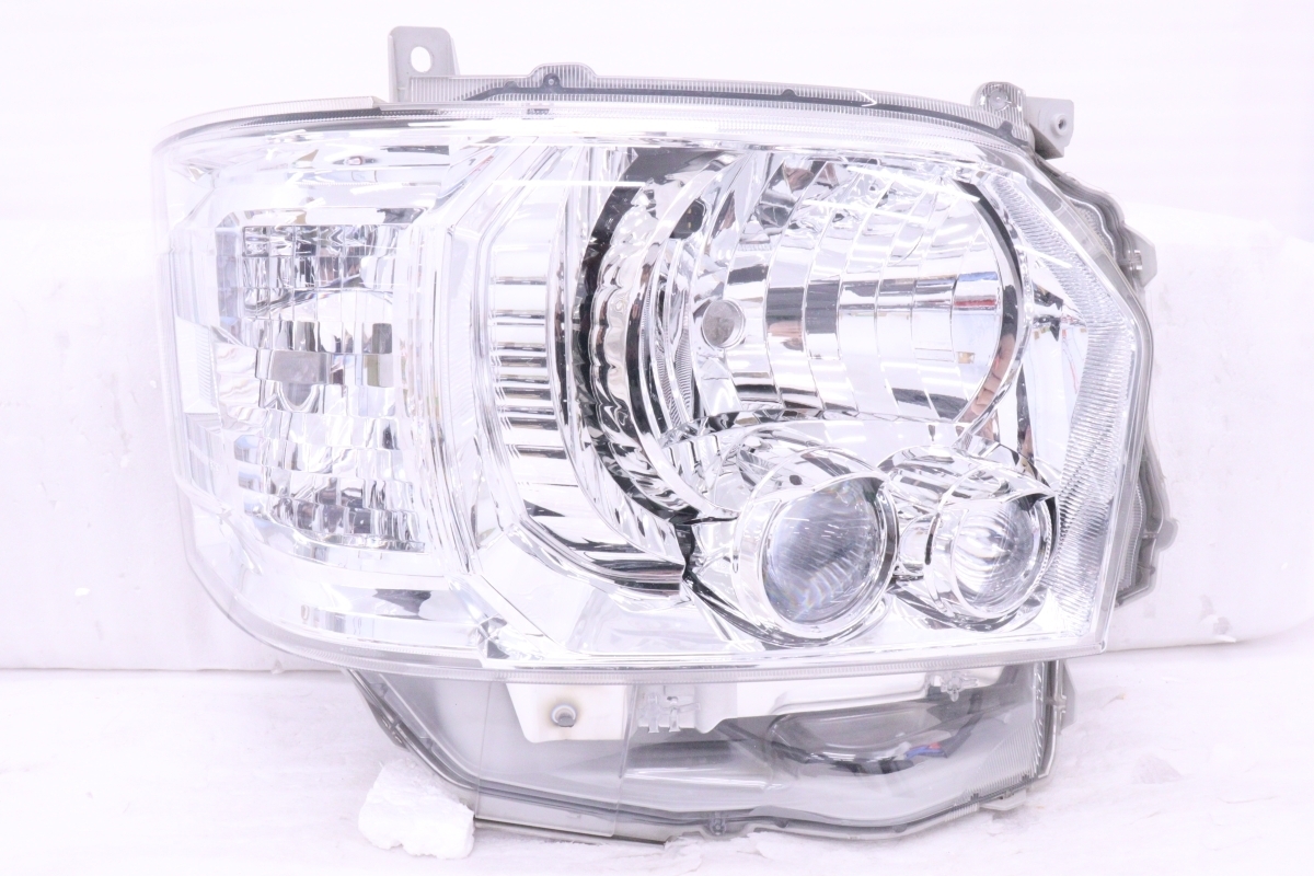 53-288★4型~ LED 200 ハイエース★右ヘッドライト KOITO 26-137 打刻:83 標準ルーフ ハイルーフ メッキ 純正★トヨタ (YM)拍卖