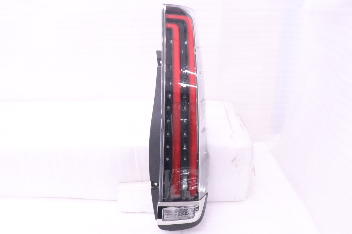 53-1333★美品★後期 LED ZRR80W ノア★右テールライト KOITO 28-242 打刻:AR ユニット 純正★トヨタ (YM)拍卖