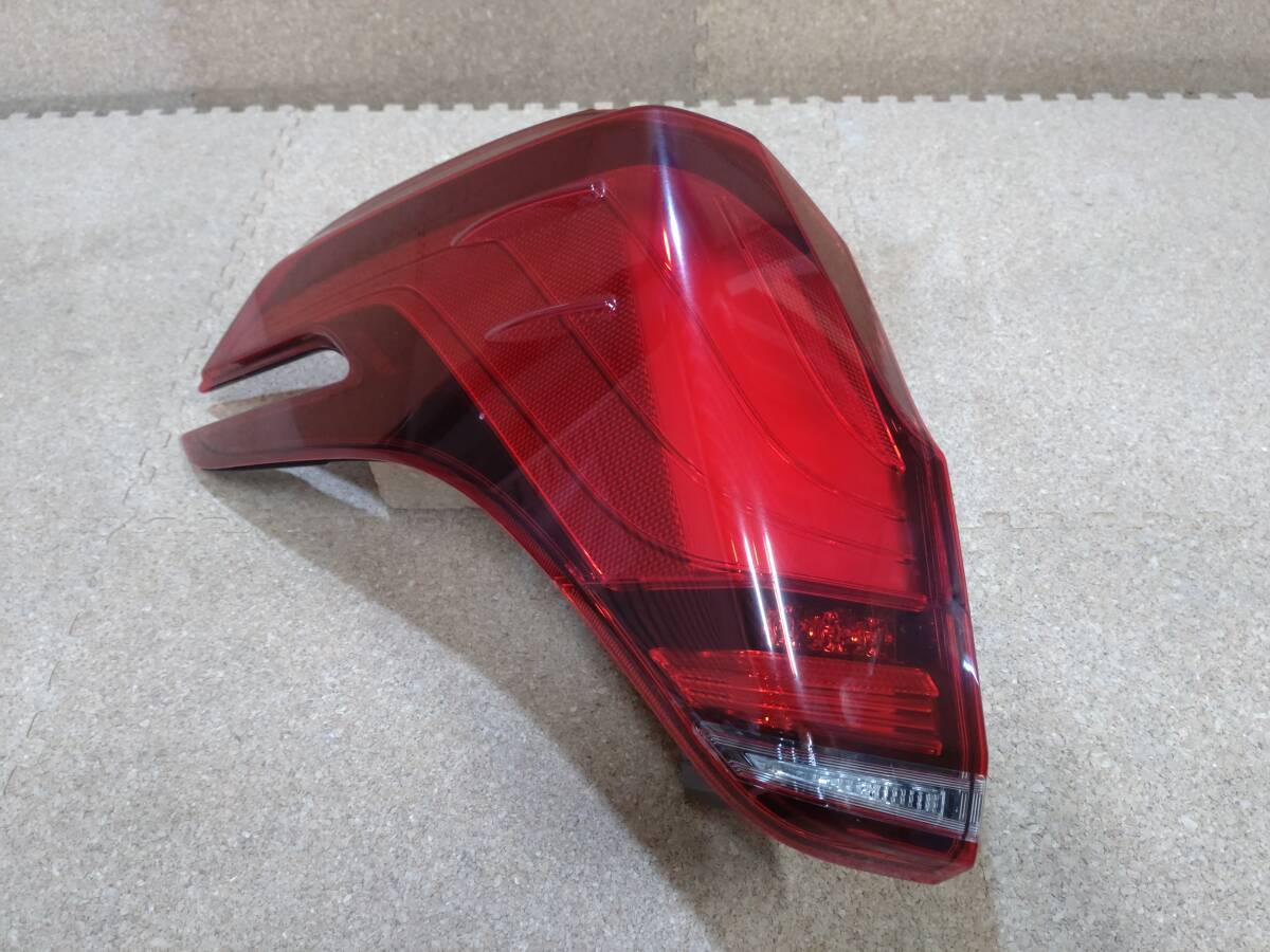 【美品】アルファード AGH30 AGH35 AYH30 GGH30 35 後期 左テールランプ LED シーケンシャル KOITO 58-76 81560-58180 打刻 8【R7-774B-K】拍卖