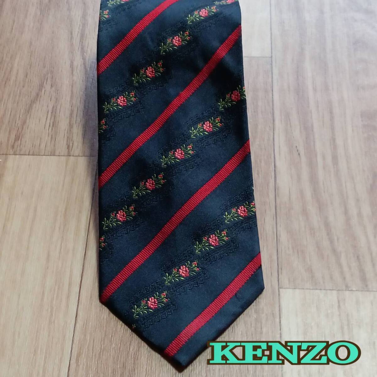 KENZO ◆ ネクタイ 絹100% 紺 x 赤 x 花模様 ストライブ柄 ◆ ケンゾー ◆ メンズ ファッション小物 拍卖