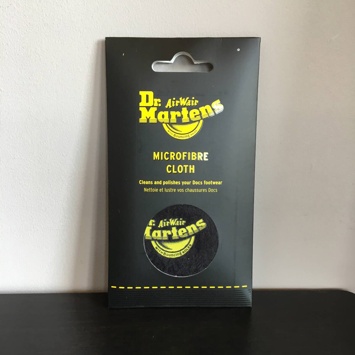 ● 送料¥180 ● マイクロファイバー シュークロス ドクターマーチン Dr.Martens 靴手入れ 靴磨き 艶出し AC777000 (新品)(未開封)(正規品)拍卖