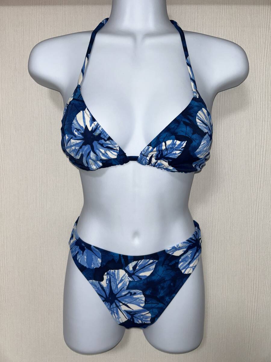 ハイビスカスが目立ちます!ハイレグ水着!!拍卖