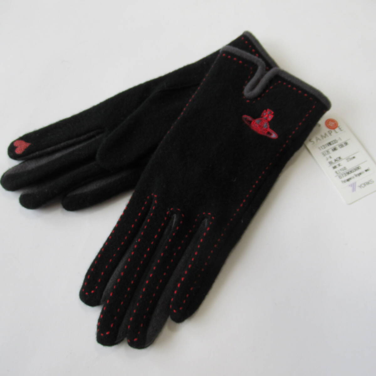 ■■202503即決■ ヴィヴィアンウエストウッド新品ブラック パタゴニアエコウール スリット タッチパネル対応 手袋拍卖