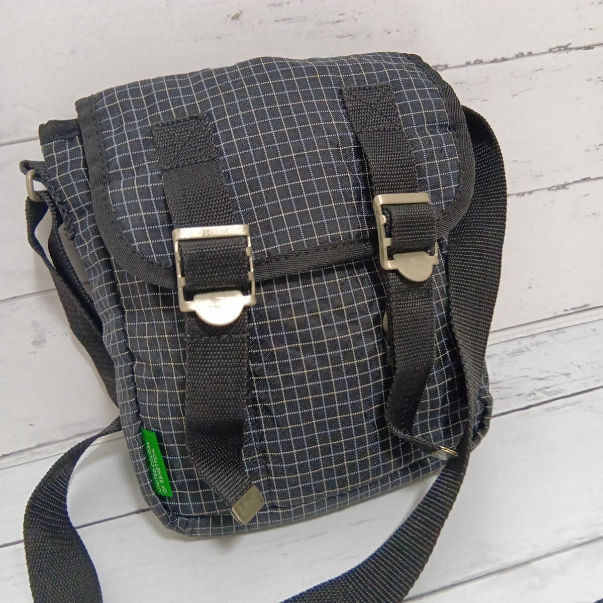 ★最終価格★洗練されたシルエット★ユナイテッドカラー/ベネトン/機能性/実用性に高評価!男女兼用 ショルダー/バッグ/黒/使い勝手抜群です拍卖