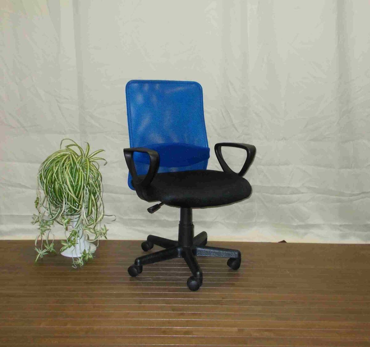 オフィスチェア ランバサポート付 肘付 パソコンチェア カジュアルチェア 回転椅子 座面高さ43~54.5cm 沖縄、諸島部は不可拍卖