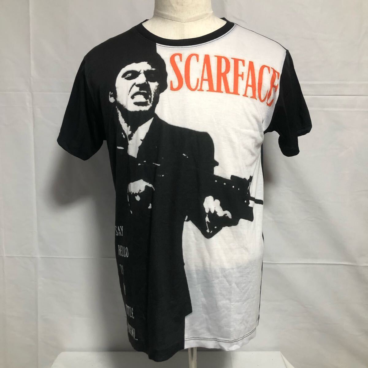 スカーフェイス 半袖Tシャツ 映画T アルパチーノ トニーモンタナ ブラック ホワイト プリント アメリカ ギャング 銃 古着 Mサイズ拍卖