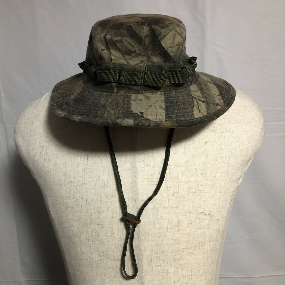 ブーニーハット リアルツリーカモ 迷彩柄 サファリ 登山 帽子 アウトドアハット 米軍 カーキ グリーン 紐 古着 ハット ハンティング拍卖