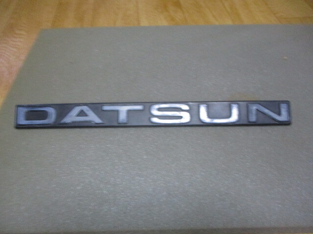 日産 NISSAN ダットサン エンブレム 美中古 旧車・ハコスカ・501・SR311拍卖