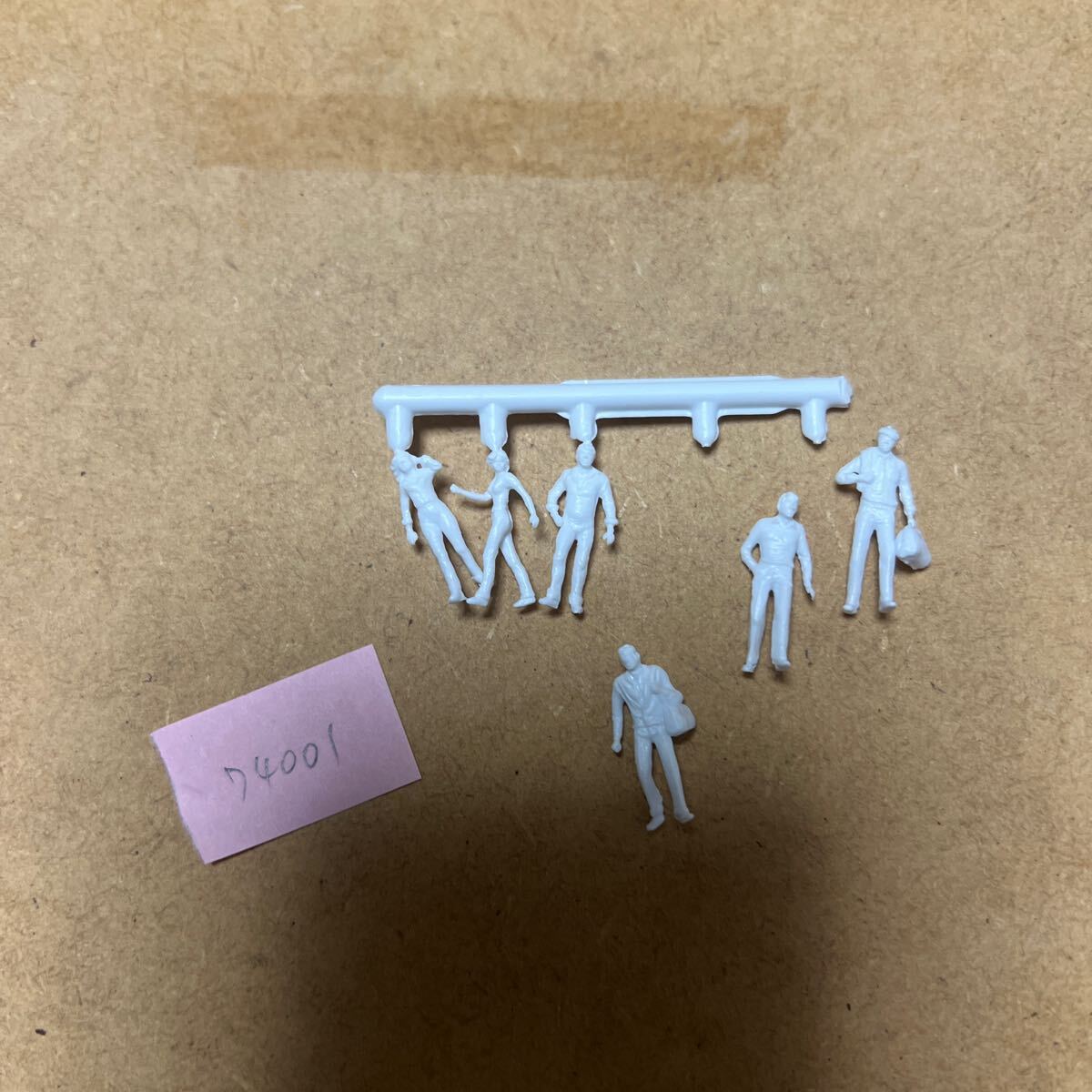 送料込■プライザー Preiser 74001 未塗装 住宅模型 情景 背景 お好きな色に塗ってください。 建築模型 1/100 ミニチュア拍卖