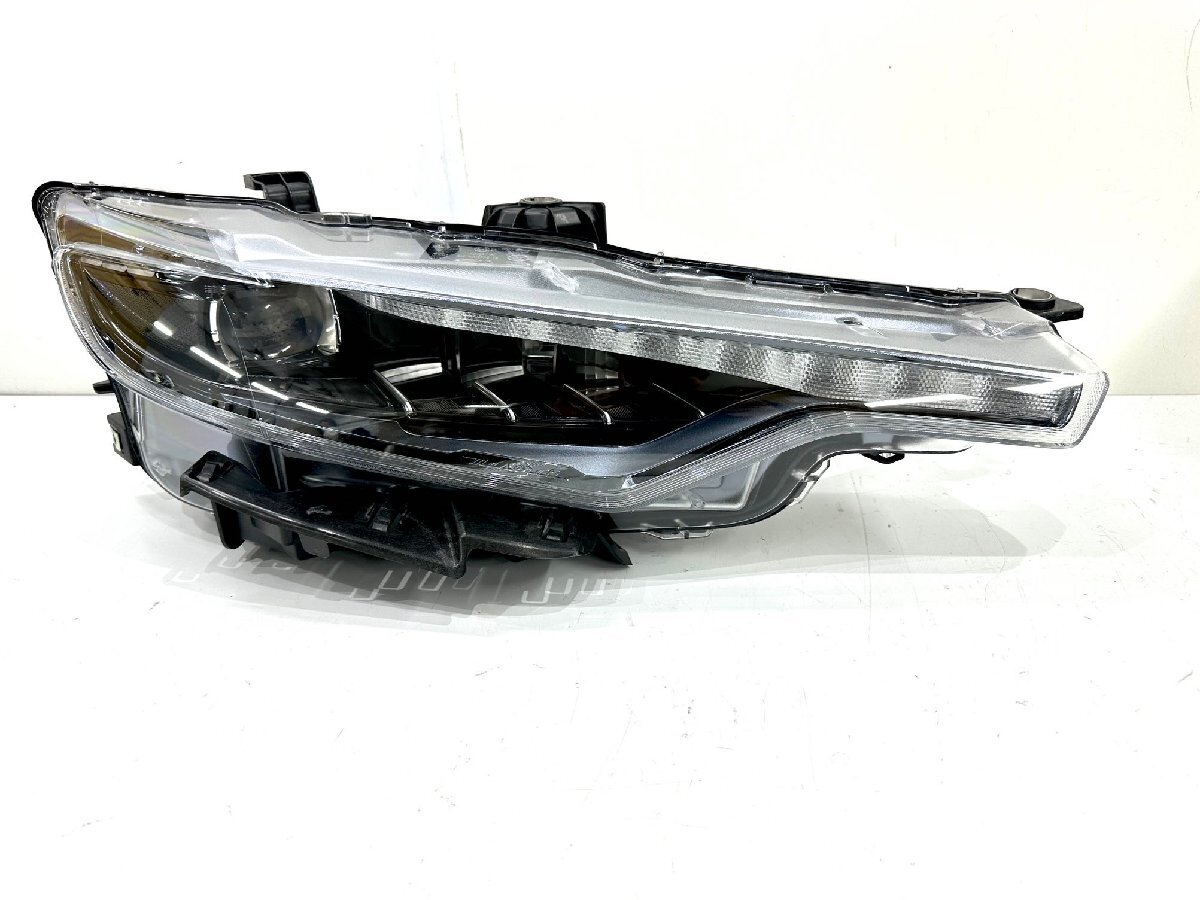 【美品/破損無】マセラティ レヴァンテ 後期 純正ヘッドライト 右 6701595400 (Z16-54)拍卖