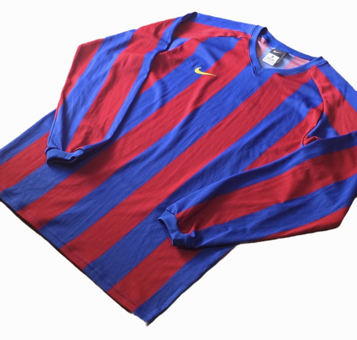 ナイキ NIKE サッカー チームシャツ フットボール ストライプ ボーダー スポーツウェア スポーツ 刺繍ロゴ Sサイズ Vネック 長袖シャツ拍卖