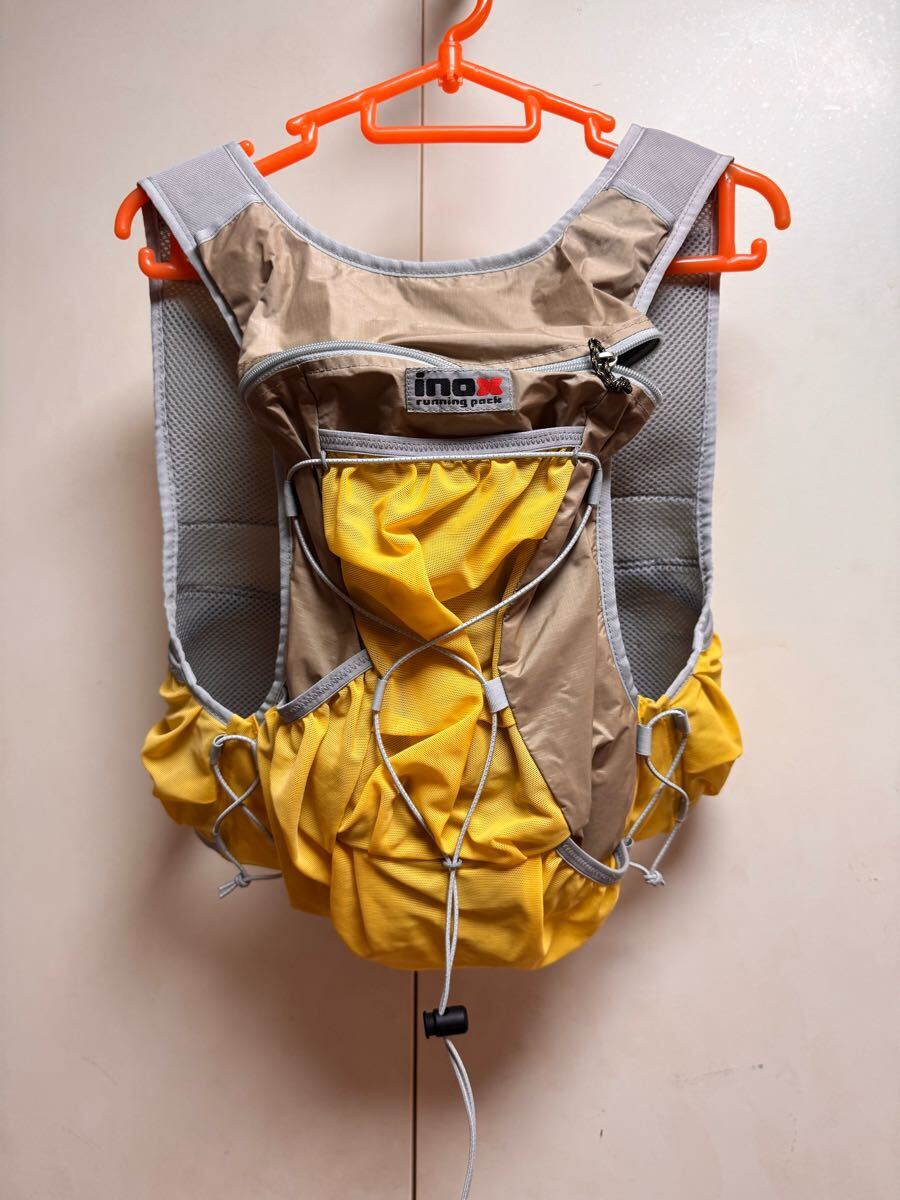 送料格安スピード発送!美品★inoxr超軽量ランニングバックパックFriosa17,000円程★Mサイズ約5リットル登山トレランマラソン拍卖