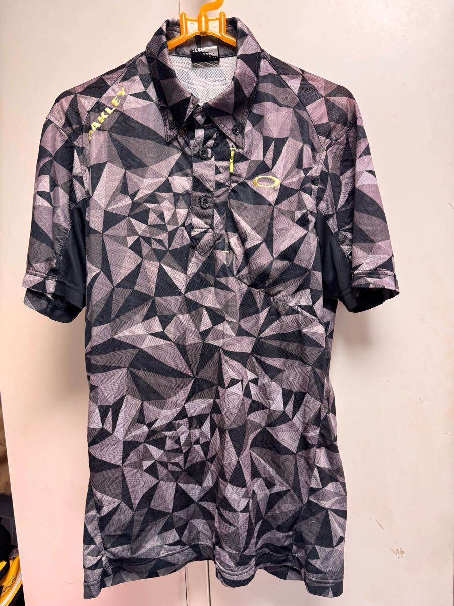 送料格安スピード発送!良品★オークリーゴルフシャツ★Mサイズゴルフ散歩ハイキング登山トレランマラソン拍卖