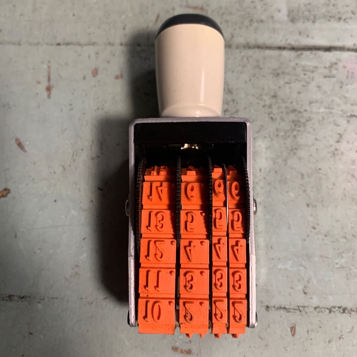 シャチハタNSD-3 日付 印 回転印 ゴム印 数字 4連 値段 西暦日付 スタンプ ハンコ 文房具 事務用品 店舗 業務用 昭和レトロ (A-1798)拍卖