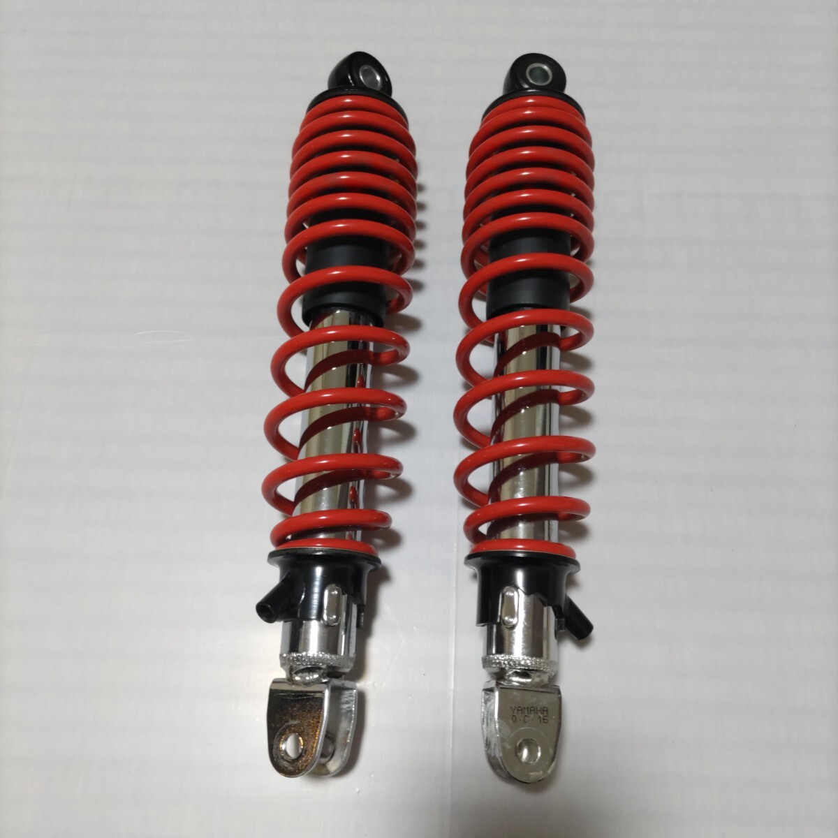 横浜発 美品 ヤマハ シグナスX SE44J 国内3型 リアショック 純正部品 納車後社外ショック交換後室内保管 拍卖