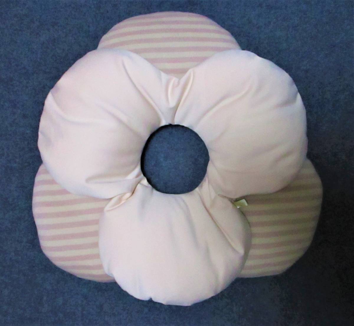 即決【 ほんやら堂 お花 円座クッション ピンク 】2つの座り心地♪ サラサラ ふわふわ クッション 座布団 産後 手術後 痔 腰痛 拍卖