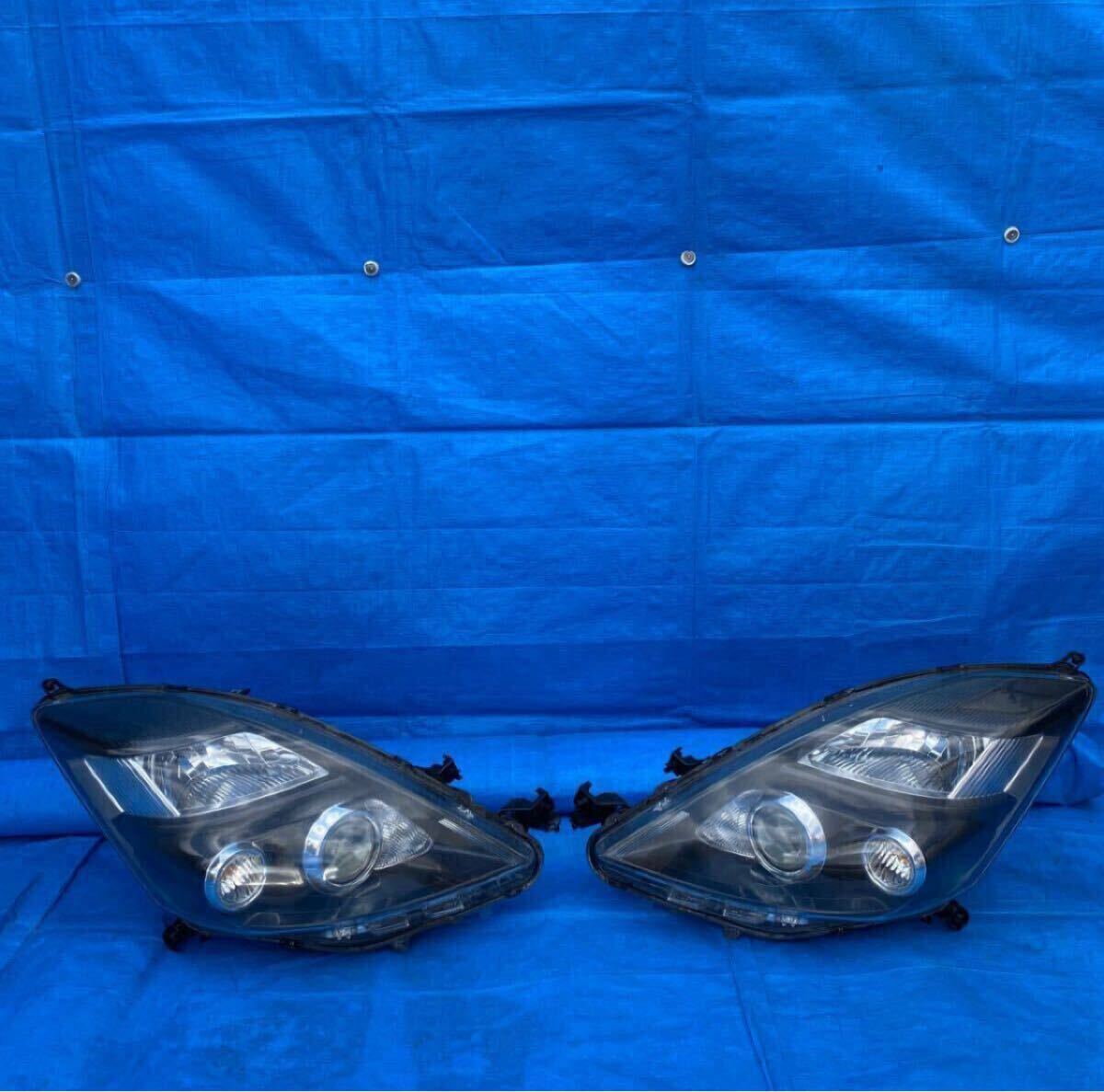 ◆トヨタ アイシス《ANM10 ANM15 ZGM10 ZGM11 ZGM15》純正 HID ヘッドライト 左右セット KOITO 44-72 100-78937 打刻 W 割れなし 点灯OK◆拍卖