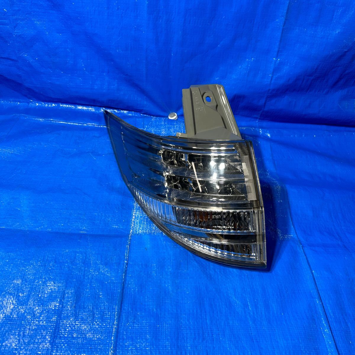 ◆トヨタ エスティマ《ACR50 ACR55 GSR50 GSR55 AHR20》純正 クリア テールライト 左 (助手席側) テールランプ ICHIKOH28-196 点灯保証◆拍卖