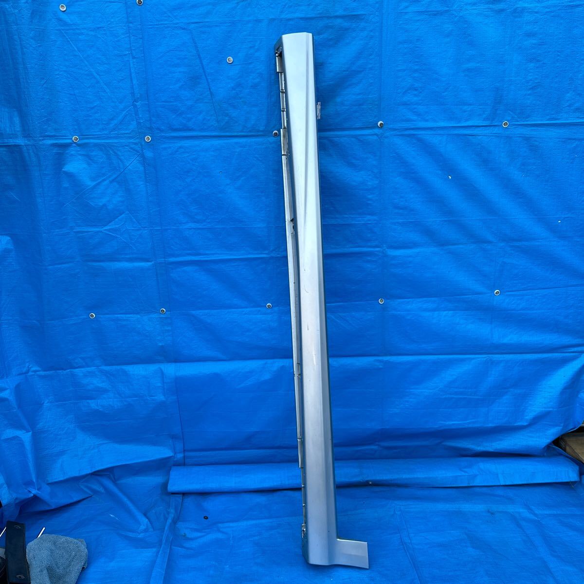 ◆スバル インプレッサ《GG2 GG3 GGA GG9 GGB GGD GGC》純正 サイドスカート 右 サイドステップ サイドスポイラー 01G 96051FE100PG◆拍卖