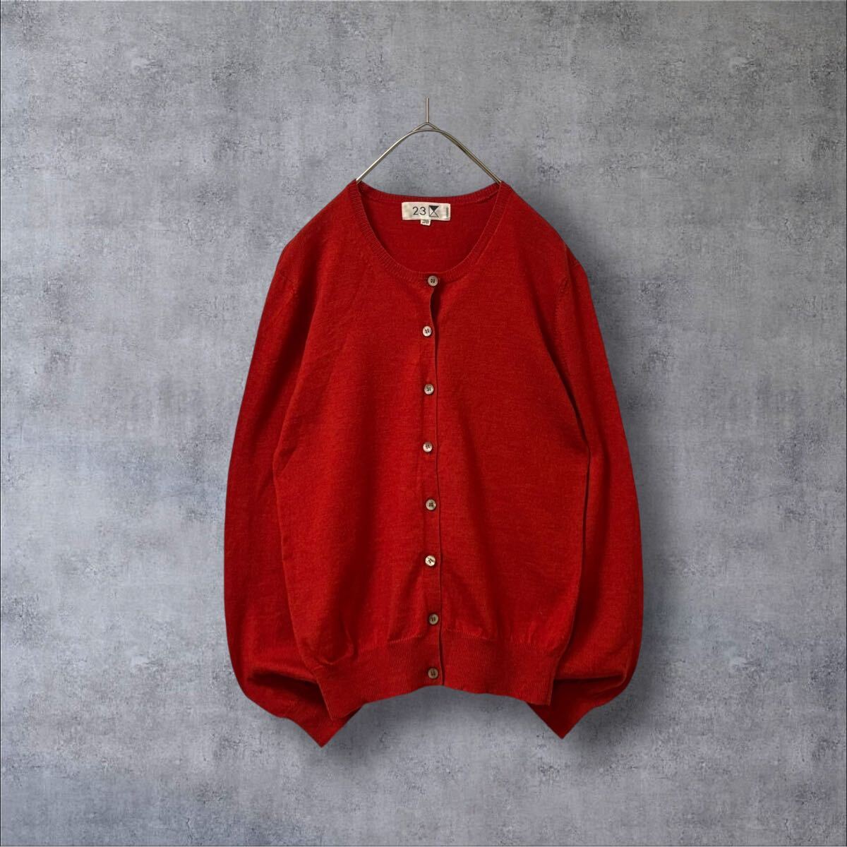 1662 ★美品★【23区/ニジュウサンク】クルーネックカーディガン 上質ウール オンワード樫山 キレイめ 上品 エレガンス 長袖 レッド拍卖