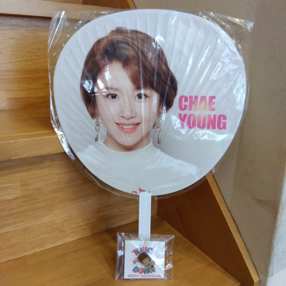 TWICE DEBUT SHOWCASE “Touchdown in JAPAN” CHAEYOUNG チェヨン うちわ & ピンバッジ拍卖