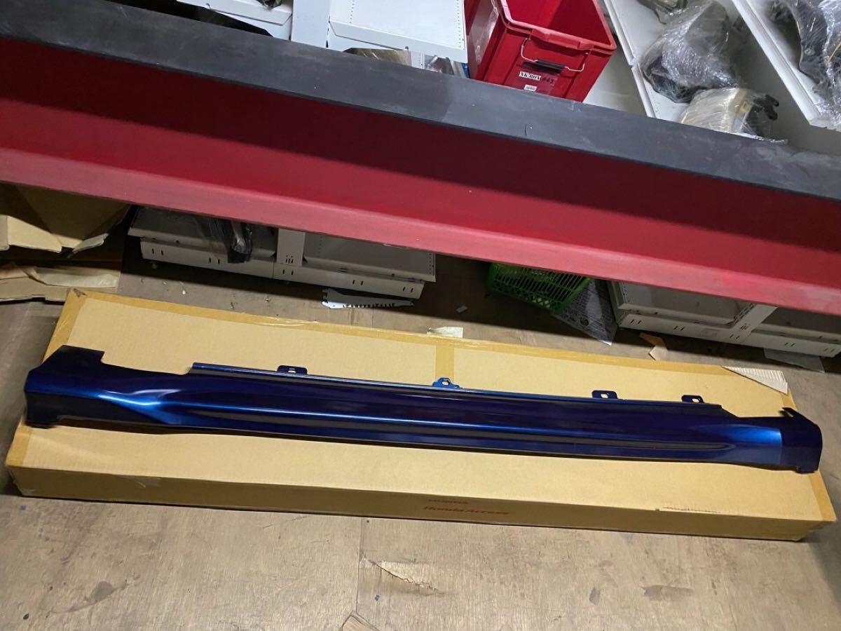 ○53 新車外し ヴェゼル RU3/RU4 純正 右サイドステップ 71800-T7A-J01ZH○拍卖