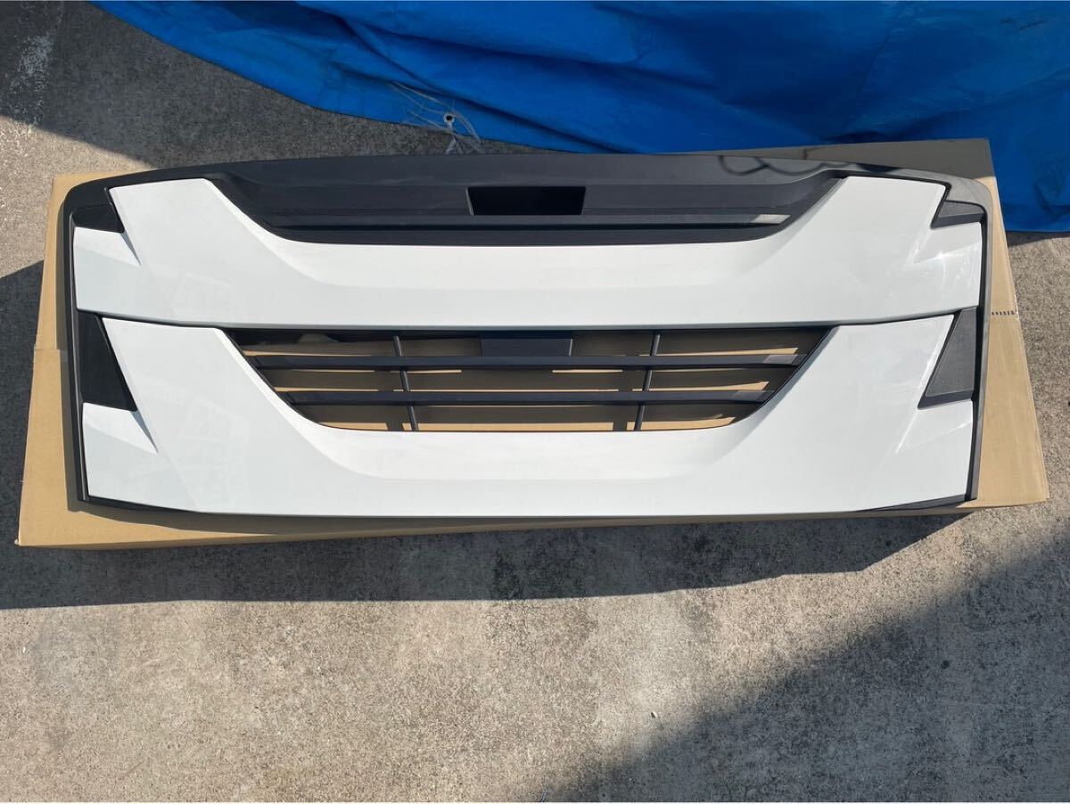 ○A9485 新車外し GIGA ギガ 純正フロントグリル○拍卖