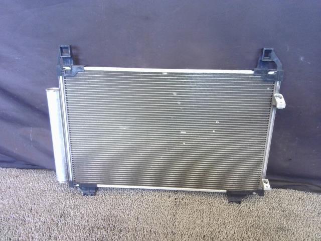 ヴィッツ DBA-KSP130 エアコン コンデンサー F 8V7 88460-52130拍卖