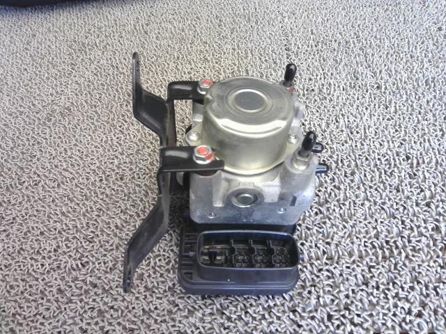 ジムニー ABA-JB23W ABSブレーキ アクチュエーターユ ニット クロスアドベンチャーXC 4WD ZJ3 133800-0420 56100-57M0拍卖