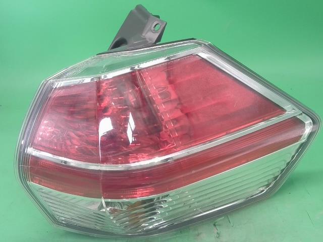 エクストレイル DBA-NT32 右テールランプ 20X ブラック エクストリーマーX エマージェンシー 4WD 5人 G41 220-17939 26550-4CA0A拍卖