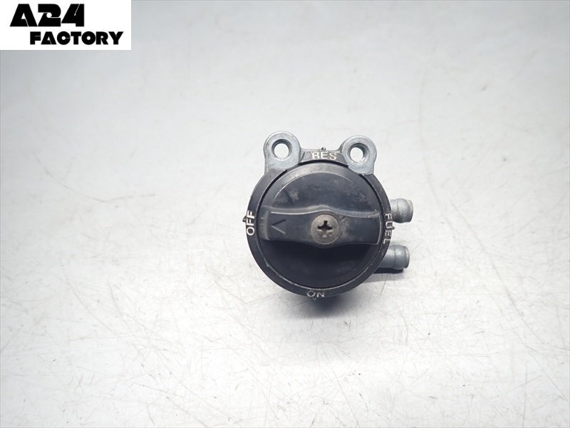 J1R7-0313 カワサキ Ninja ZX-11 燃料コック フューエルコック 純正品 【D型 北米仕様 動画有】拍卖