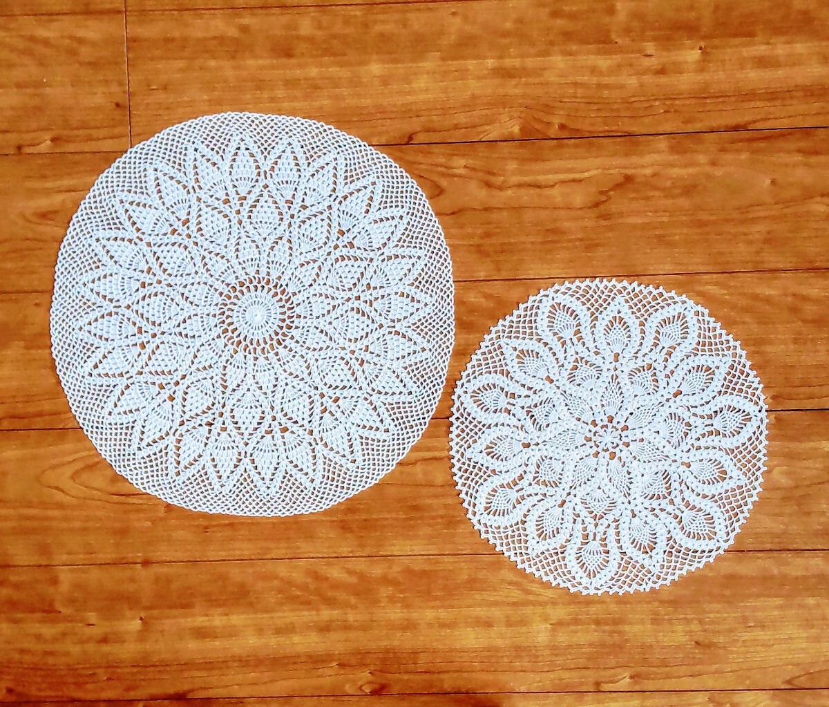 ハンドメイド/レース編み/2枚セット【ドイリー】直径45cm 【テーブルセンター】直径35cm拍卖