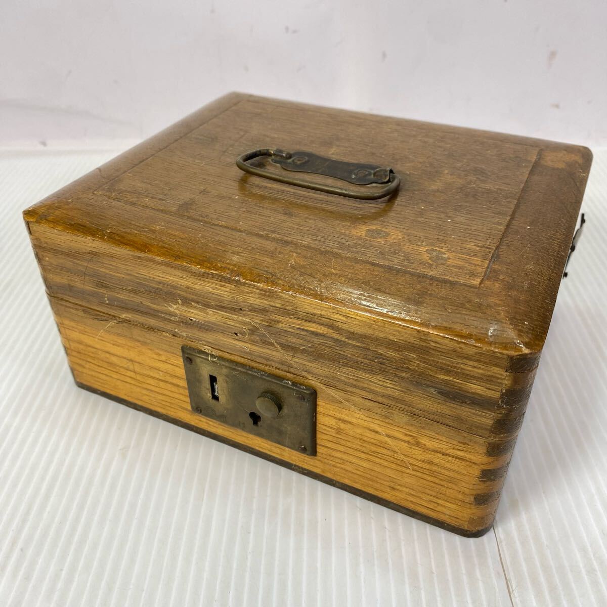 木製 判子ケース レトロ 小物入れ 道具箱 救急箱 裁縫箱 仕切り付き 木箱 蓋 アンティーク 古雑貨 古道具拍卖