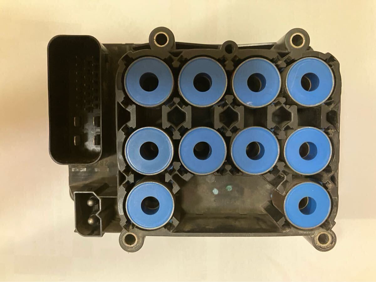 VOLVO V70 8B 9472971 6840 純正 ABSコントロールユニット 希少蓋部分修復跡無し 正常作動拍卖