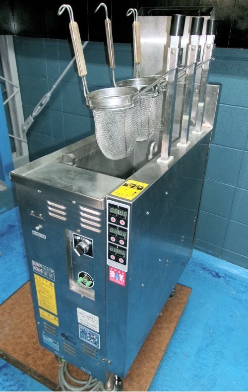696 ガス式自動ゆで麺機 日本洗浄機 サニクック UMR372G ラーメン 中華そば パスタ 厨房 業務用 店舗 中古 和歌山 2021年製拍卖