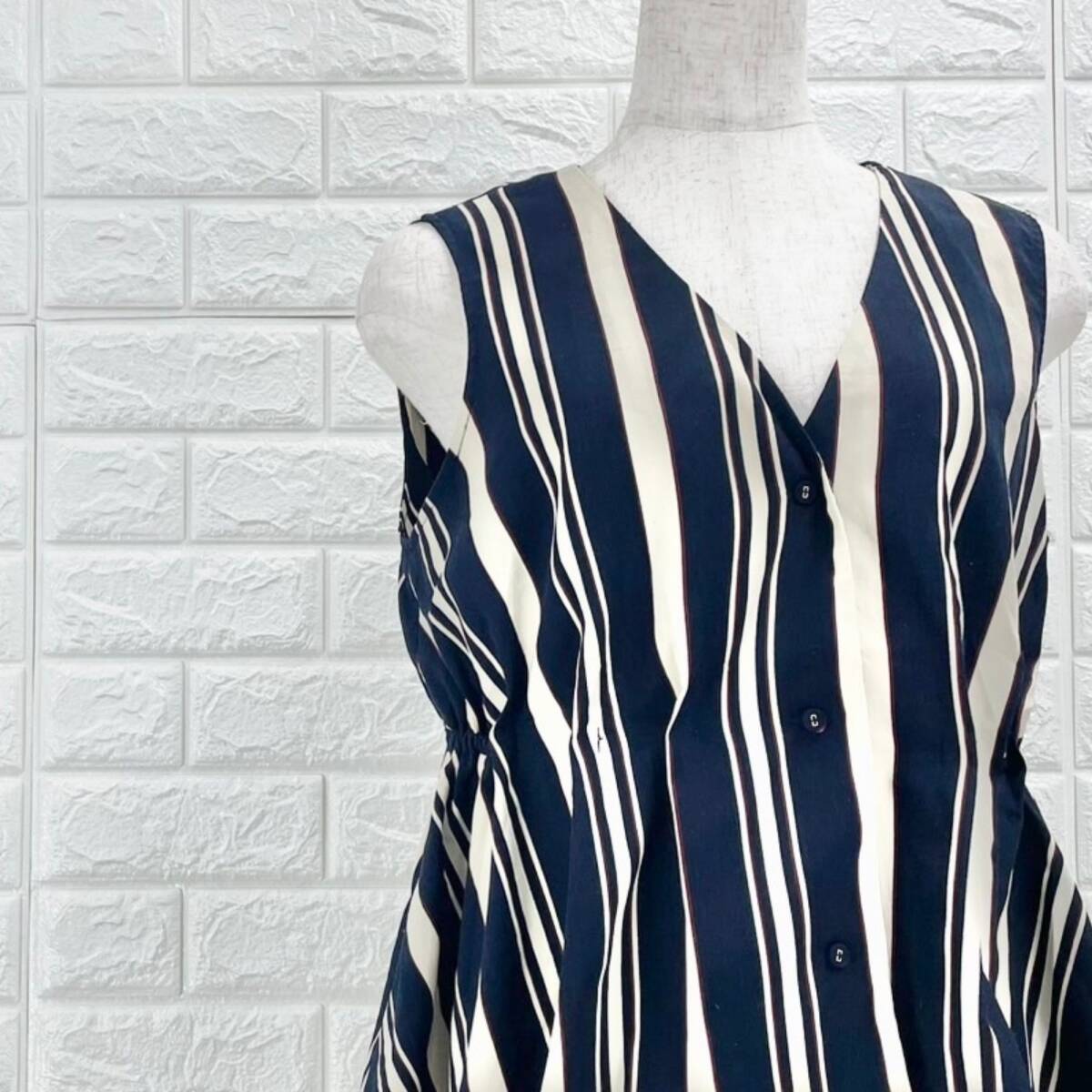 【A3537】nano&CO ナノアンドコー ブラウス レディース ホワイトxブラック ストライプ柄 ノースリーブ モノトーン 春夏 フリーサイズ拍卖