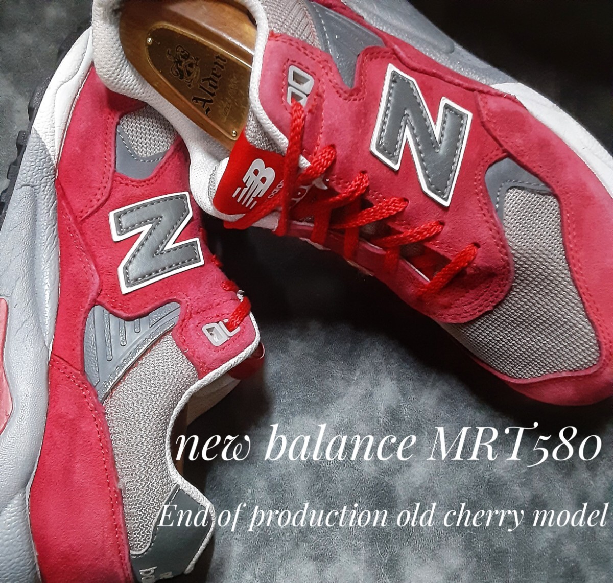 最値!希少生産終了!オールドチェリー!旧ヌバックスウェードレザー!ニューバランス MRT580高級スニーカー!アーカイブデザイン!赤灰色白 25cm拍卖