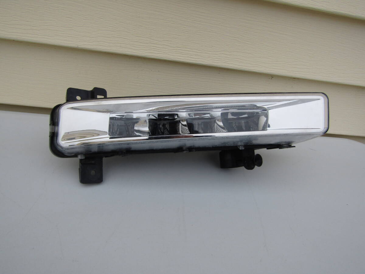 BMW G30 5シリーズ 純正 右 フォグランプ フォグ LED ■■ 13031402拍卖