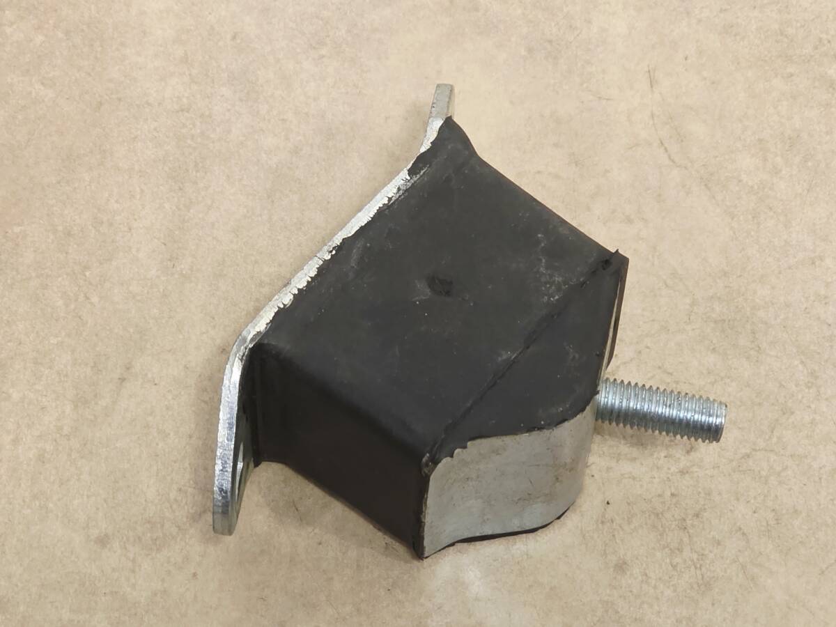 ルノー・エクスプレス/S5 エンジンマウント左前02拍卖